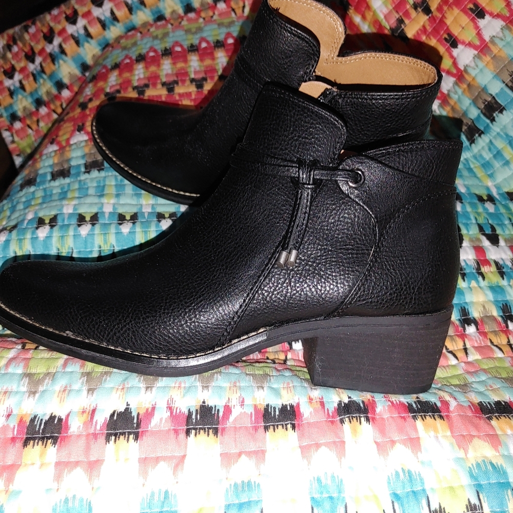 White Mountain Bootied